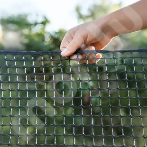 Plastik Dekoratif Bahçe Çiti – 10 mm Göz Aralıklı – Siyah Renk – Balkon ve Kedi Filesi
